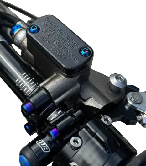 Ultra/Moto brake resovoir titanium(2pc)